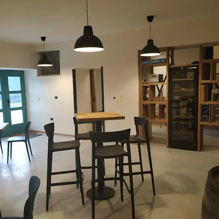 B & W Kriz Ajdovščina