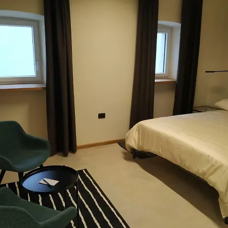 לינה וארוחת בוקר B & W Kriz