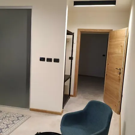 B & W Kriz Ajdovščina