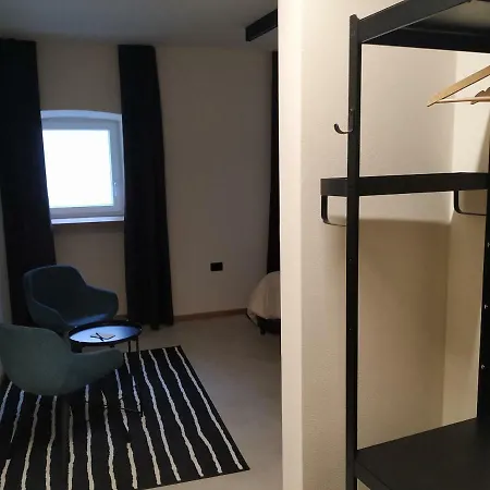 B & W Kriz לינה וארוחת בוקר