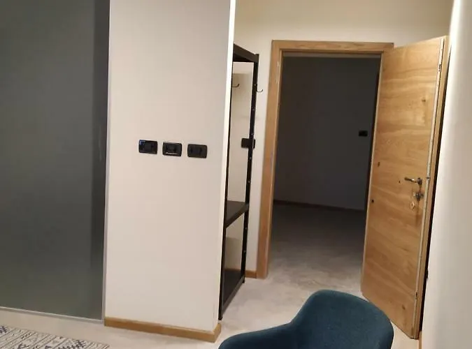 B & W Kriz Ajdovščina